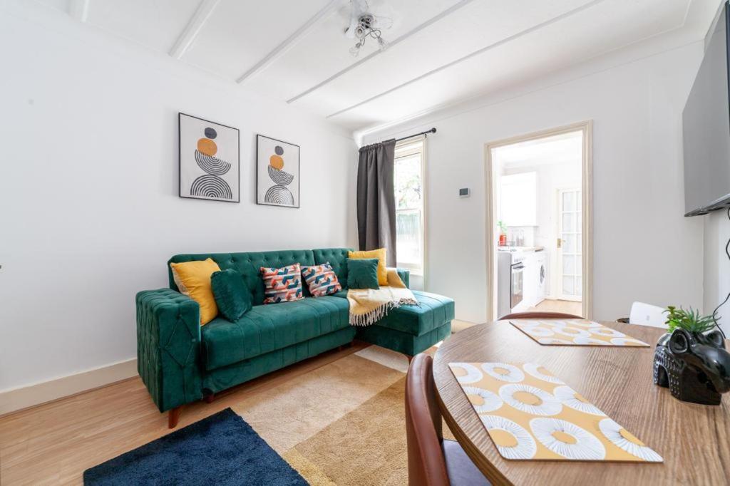 One Bedroom Flat In The Heart Of Brixton ロンドン エクステリア 写真