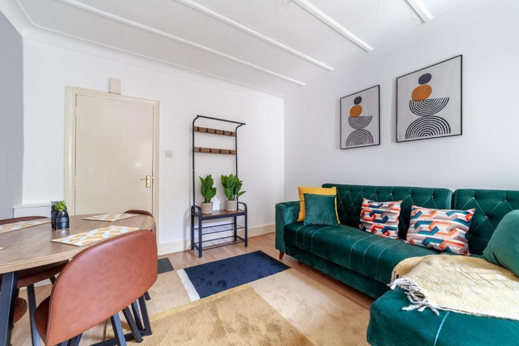One Bedroom Flat In The Heart Of Brixton ロンドン エクステリア 写真