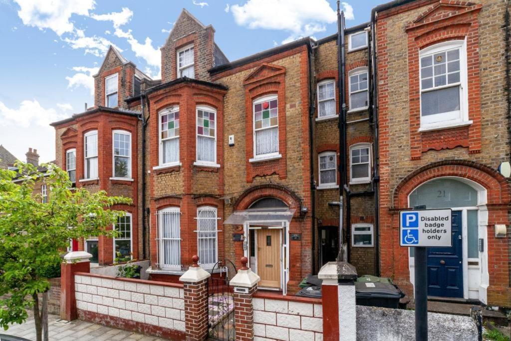 One Bedroom Flat In The Heart Of Brixton ロンドン エクステリア 写真